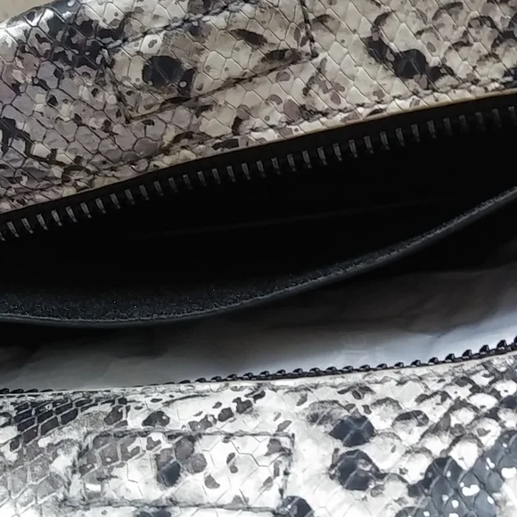 Handbag - Picture 7 of 9